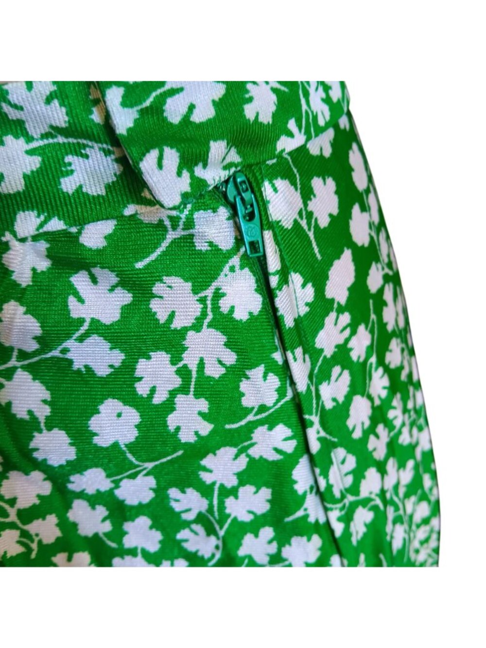 12 True Vintage Dress 1970s Green Set Dress Skirt Top Shamrock Clover 1970's - Picture 6 of 9